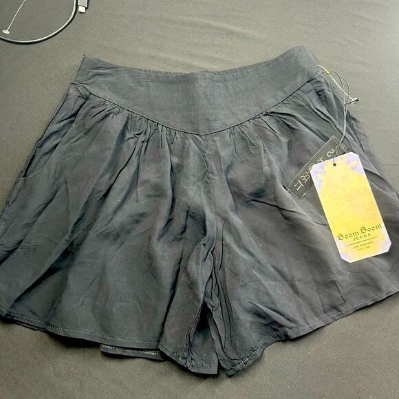 Boom Boom Jeans Pants - Boom boom jeans  short  NWT Casual Pull